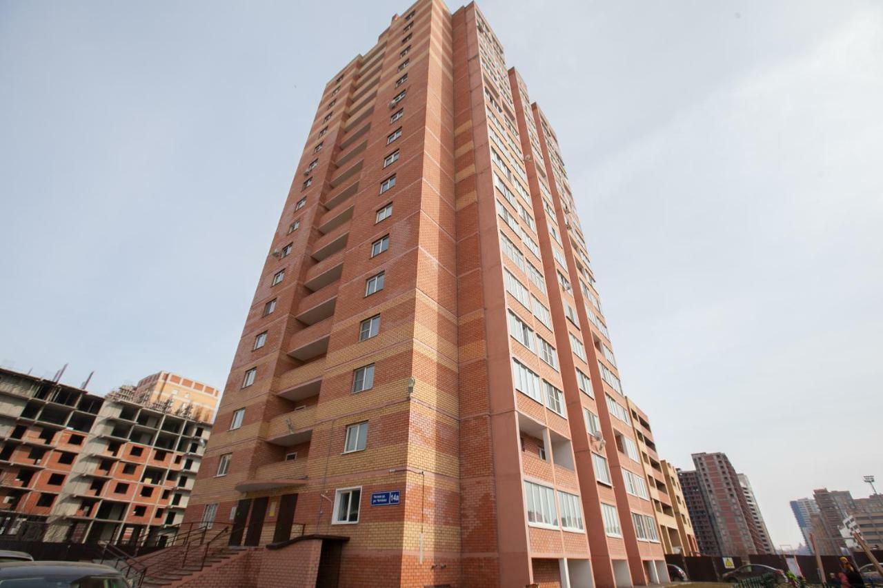 카잔 Apartament On Chetaeva 아파트 외부 사진